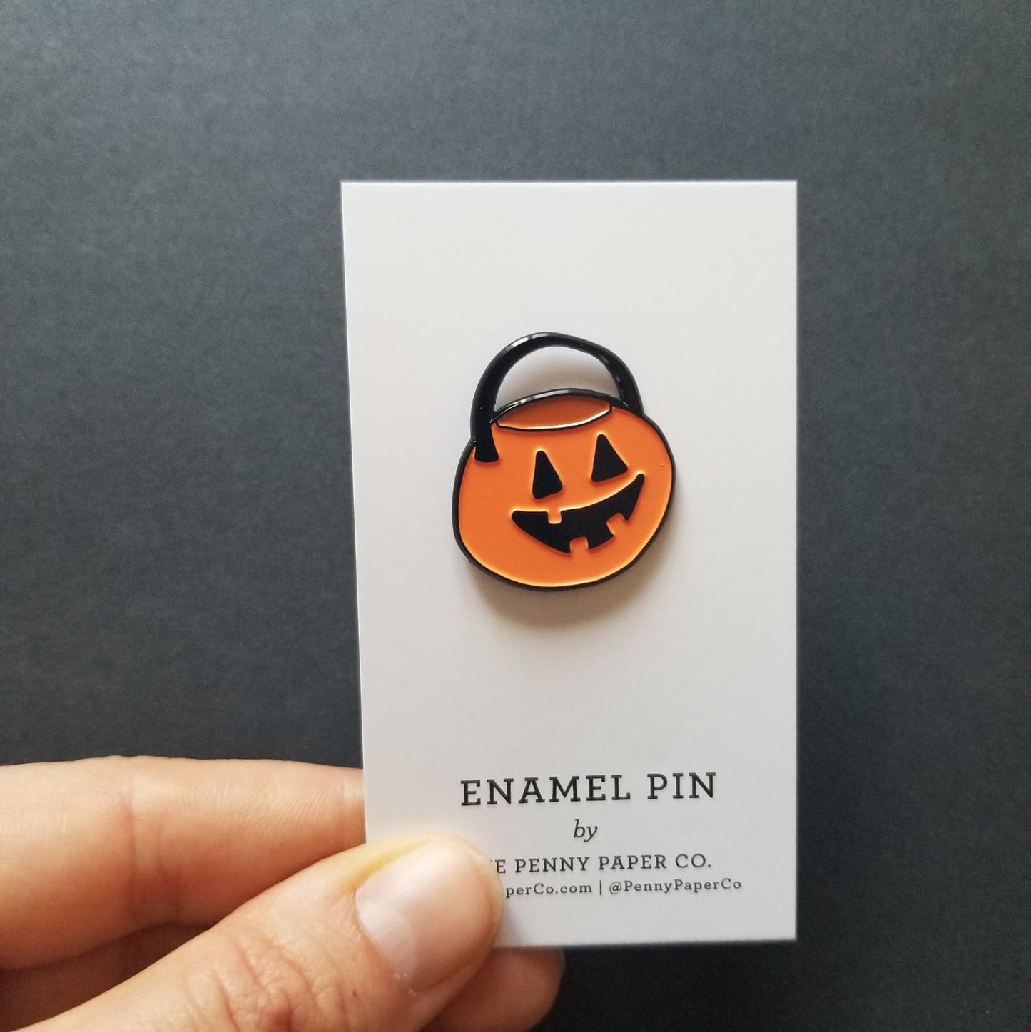 RETRO HALLOWEEN BUCKET, ENAMEL PIN