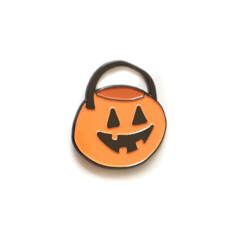 RETRO HALLOWEEN BUCKET, ENAMEL PIN